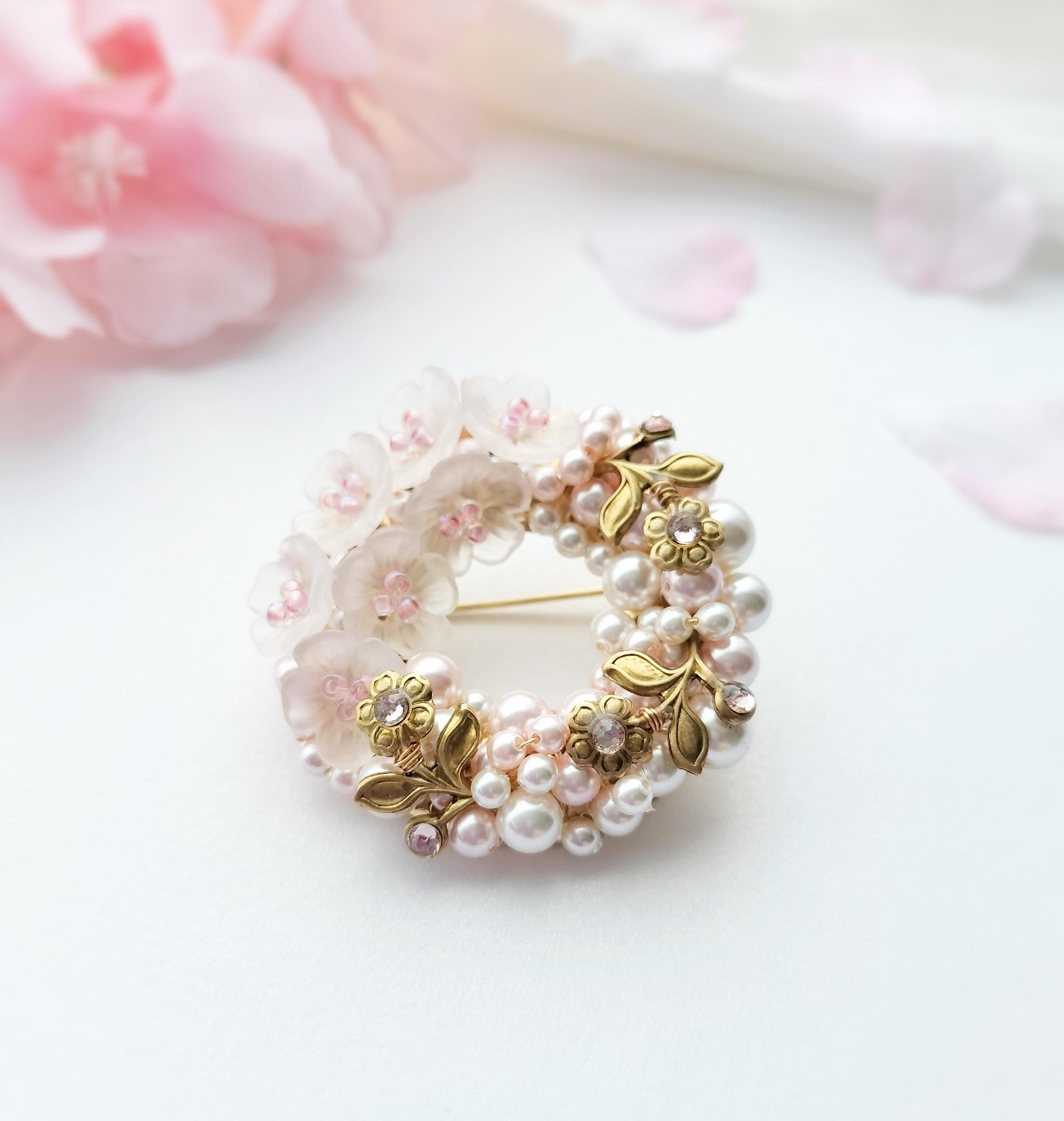 ブローチ　桜咲くリース　スワロフスキー　クリスタルパール　セレモニー | 2枚目