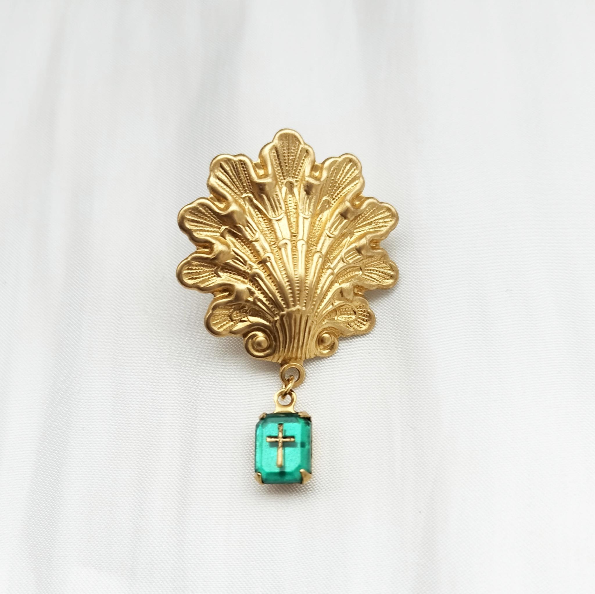 真鍮製　ミニブローチ　ピンバッジ　シェル　クロス エメラルドグリーン | 6枚目