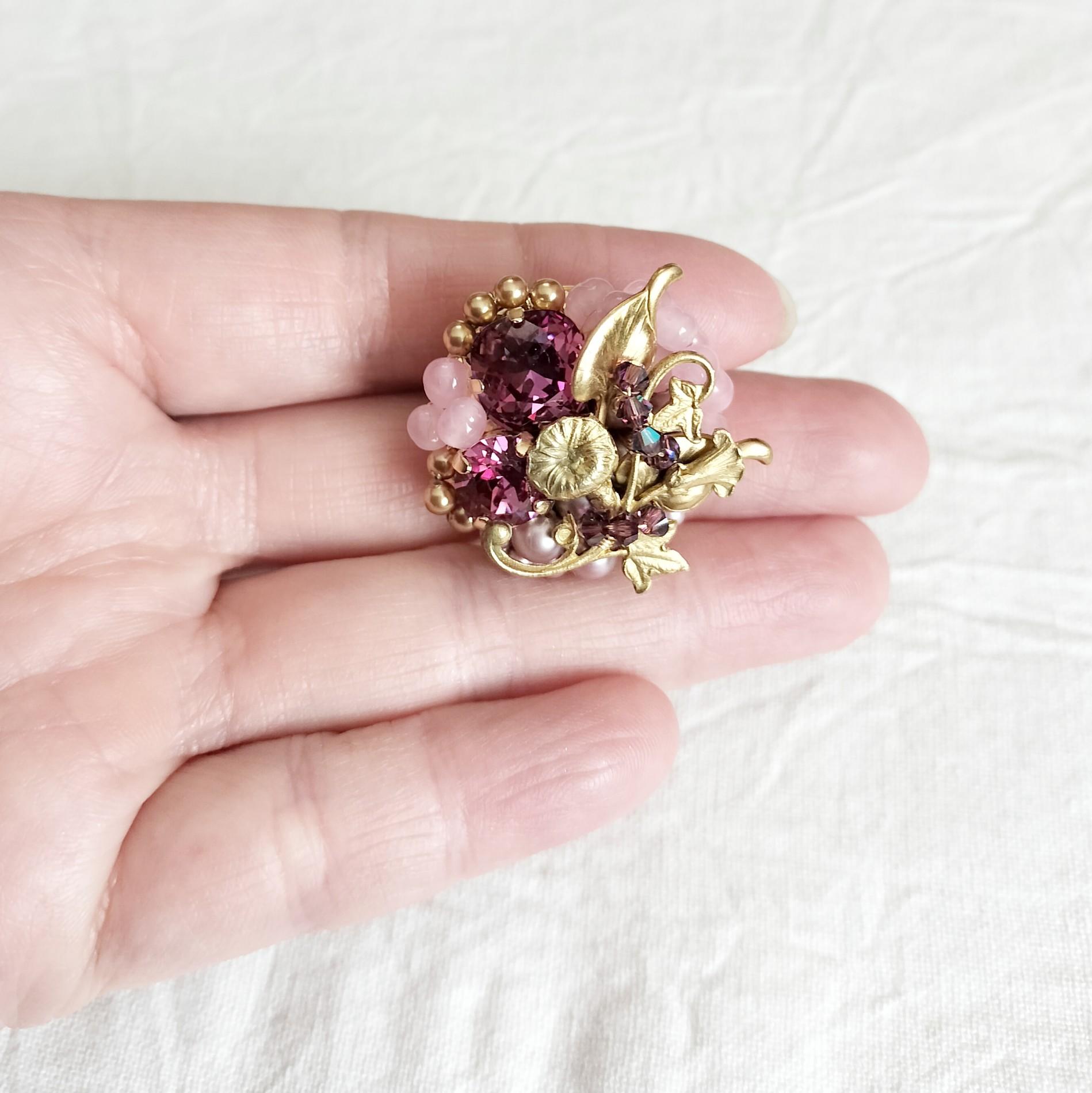 朝露に濡れる朝顔とスワロフスキーのブローチ｜真鍮　ボタニカル　パール　ダークローズ | 7枚目