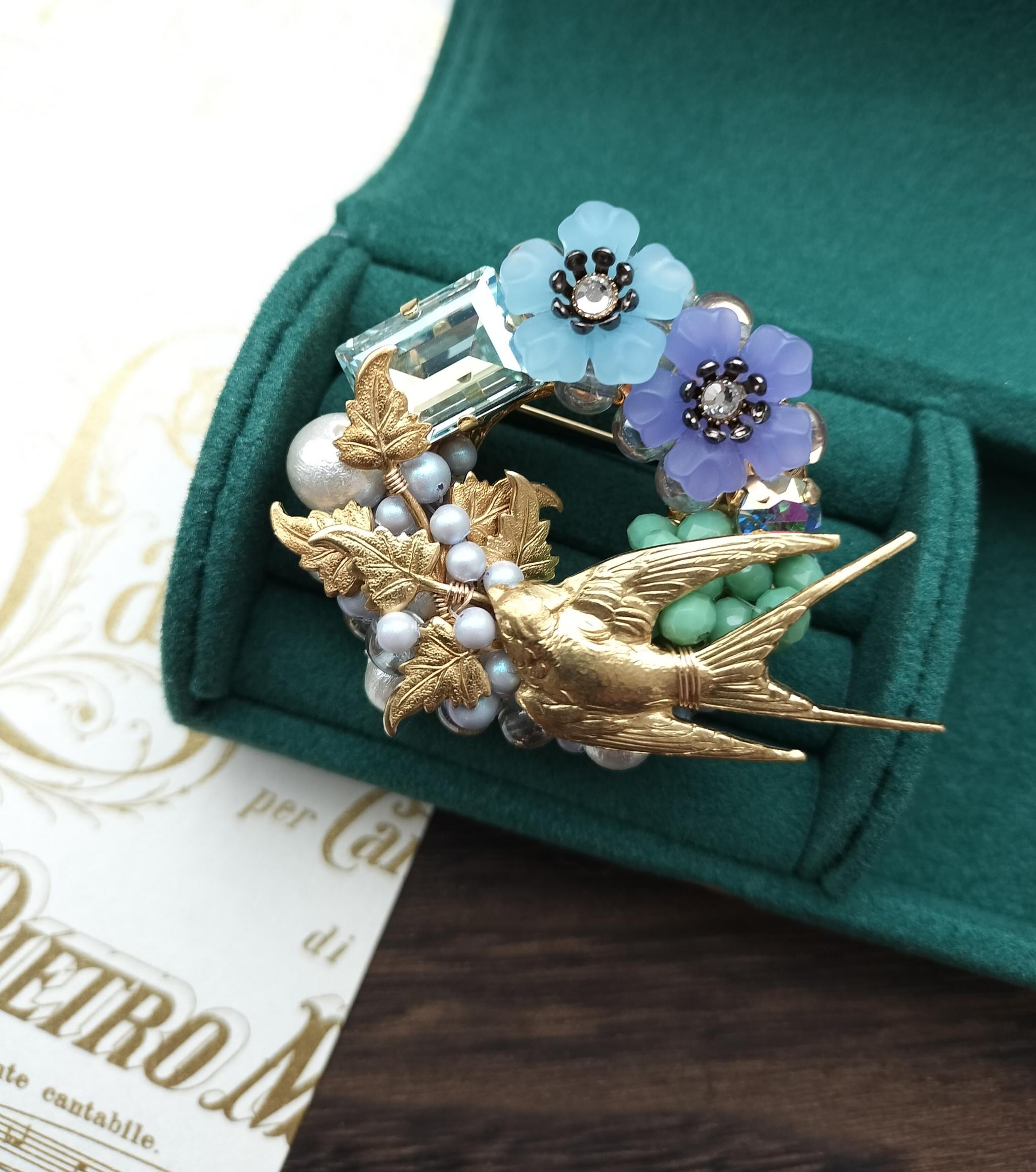 brooch　真鍮　ツバメ　燕　リーフ　ボタニカル　パール