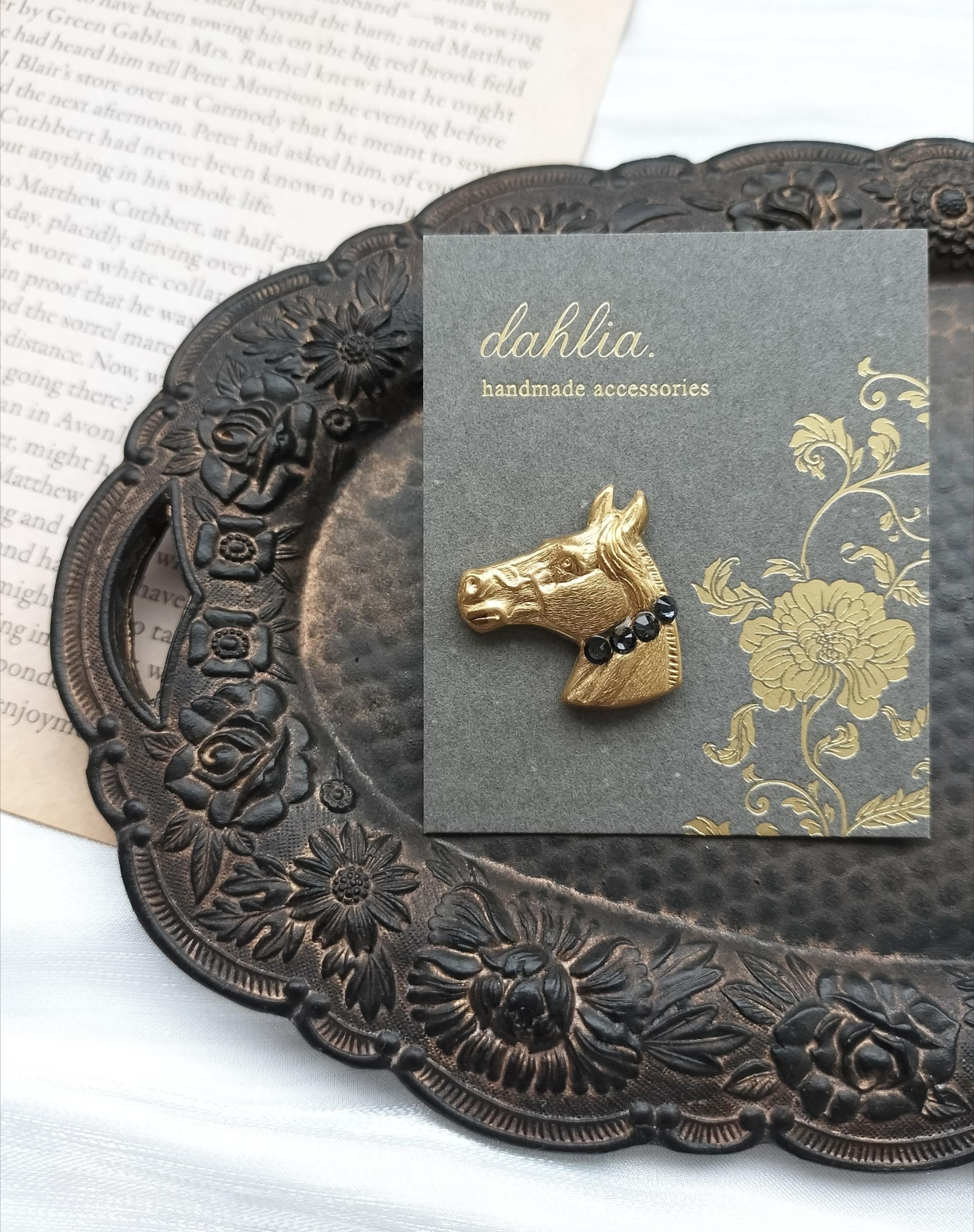 【再販】真鍮製　ミニブローチ　ピンバッジ　馬　左向き